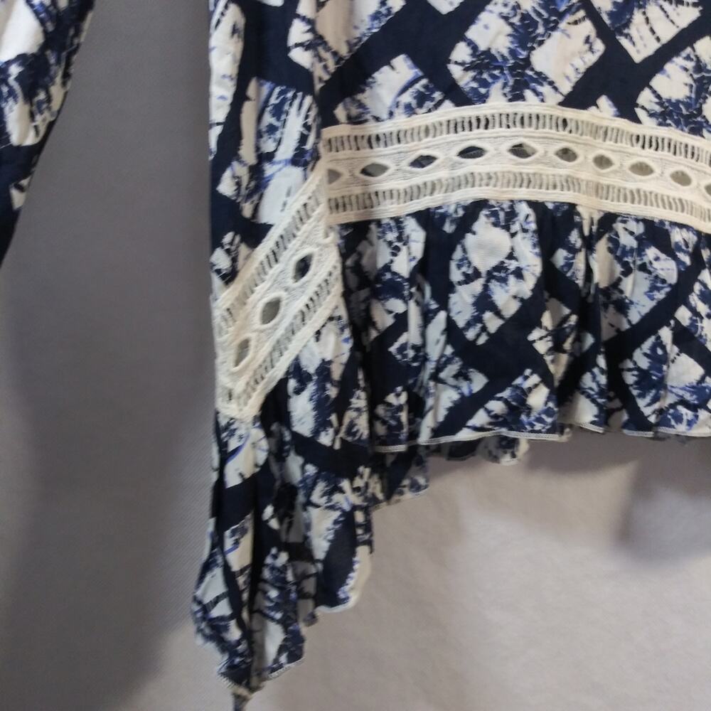 Philosophy Blue White Tie Dye Embroidered Boho Top Size Small - Picture 3 of 7